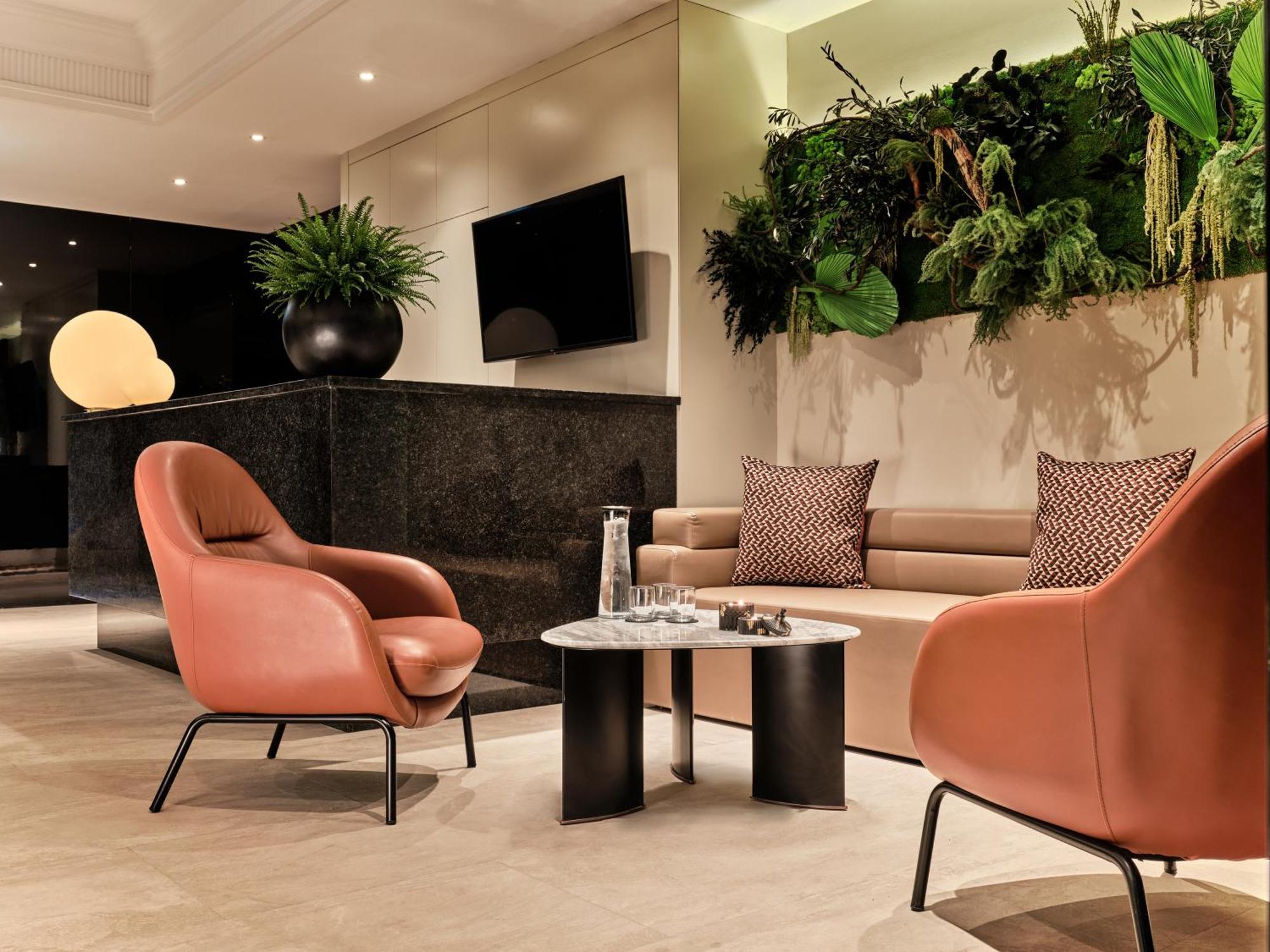 ホテル Crowne Plaza Tashkent By Ihg エクステリア 写真
