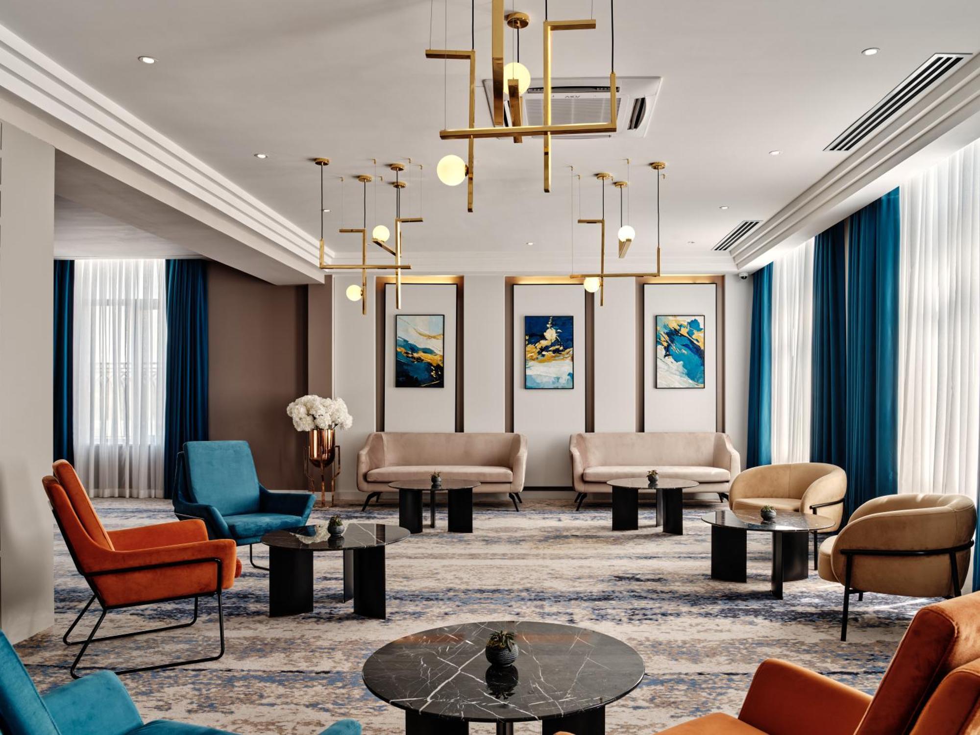 ホテル Crowne Plaza Tashkent By Ihg エクステリア 写真